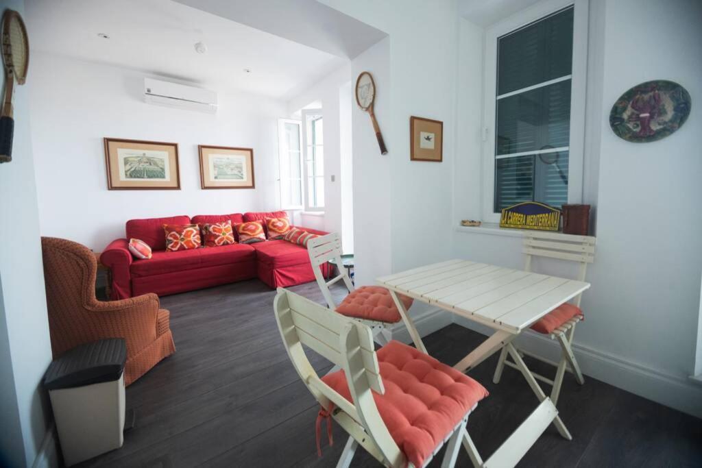 Charming Colonial Flat In Historic Building Lägenhet Gibraltar Exteriör bild