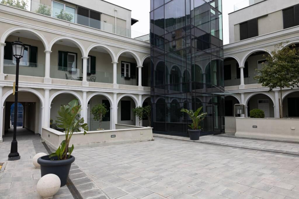 Charming Colonial Flat In Historic Building Lägenhet Gibraltar Exteriör bild